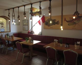 多梅克湖濱之家飯店 - 班辛 - 餐廳