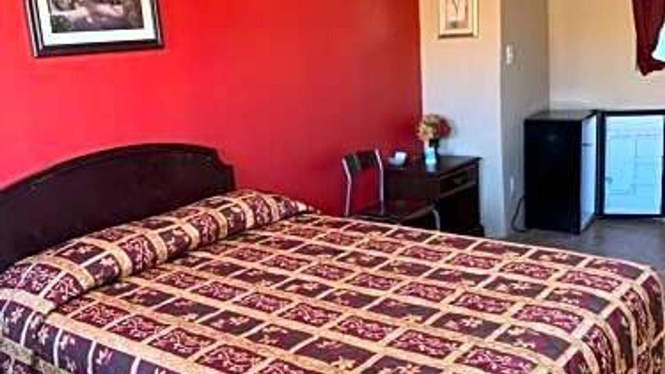 Super Inn motel By Downtown Pomona