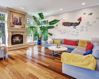 Bainbridge Island Pebble Garden Villa Waterfront - Bainbridge Island - Sala de estar