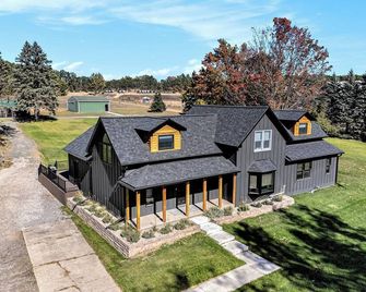 Heated Pool. Luxe STR/game room/fire pit/privacy - Mears - Edificio