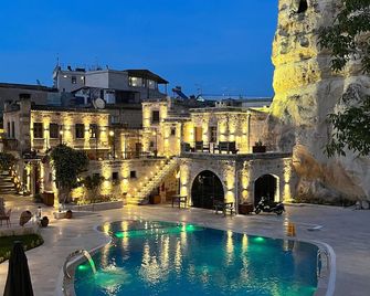 The Dorm Cave By Travellers - Göreme