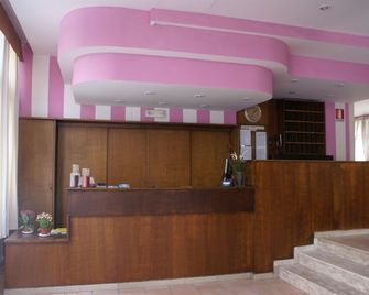 Hotel Real - Florence - Lễ tân