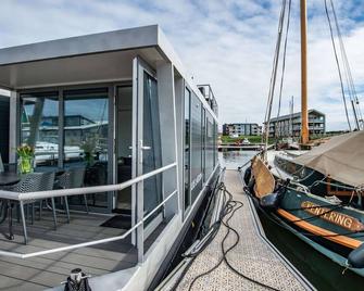 Waterlodge Blue Lagoon On Jetty For 4 People - Kamperland - Balcony