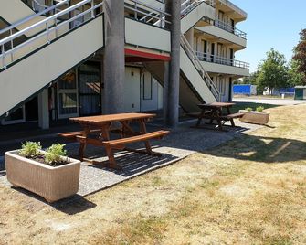 Premiere Classe Limoges Nord - לימוז' - פטיו