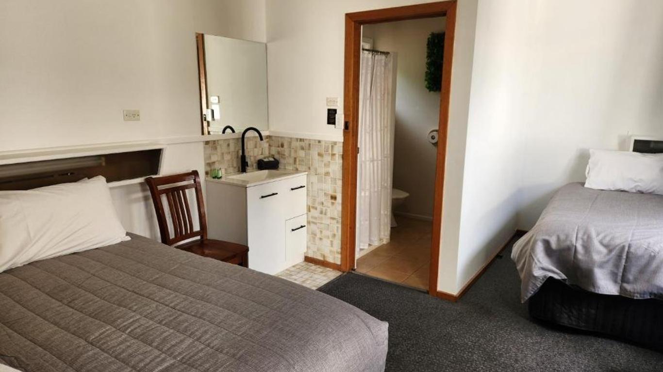 Calder Family Motel
