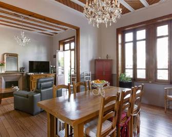 Authentic B&B 50m from the beach + Free parking - Saint-Malo - Dining room
