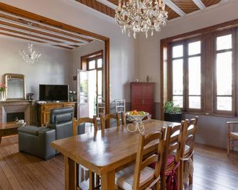 Authentic B&B 50m from the beach + Free parking - סן מאלו - חדר אוכל