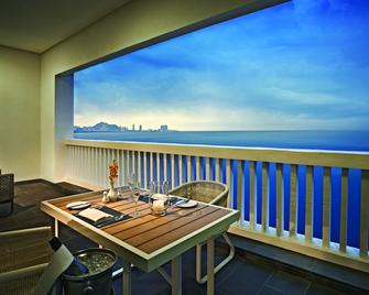 Eastern & Oriental Hotel - George Town - Balcony