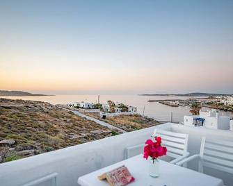 Adonis Hotel Studios & Apartments - Naousa - Balcony