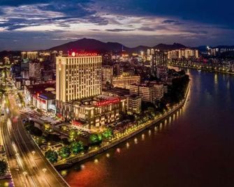 Ramada Plaza by Wyndham Shaoguan City Centre - Shaoguan - Building