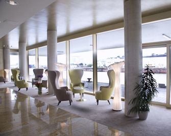 Best Western Plus Hotel Bremerhaven - Bremerhaven - Lobby