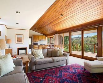 Stableford Lodge - Blackheath - Living room
