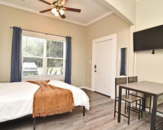 Private Studio on the Bike Trail - Winter Garden - Bedroom