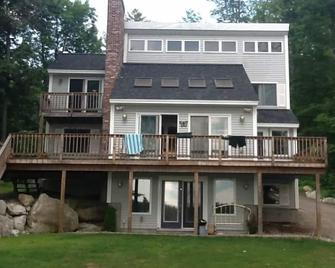 4 Br/3 Bath Lakefront Sleeps 12 - Gray - Building