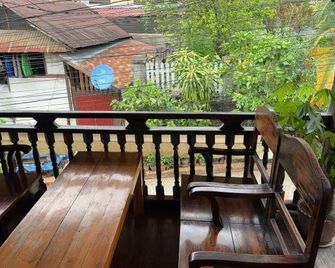 Pakam Guesthouse - Luang Prabang - Balkon