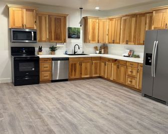 Come enjoy this 3 bedroom basement apartment in the great city of Honeyville. - Brigham City - Kuchyň