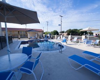 Arya Inn & Suites Farmers Branch - Farmers Branch - Zwembad