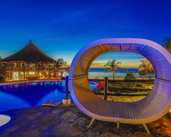 Royal Zanzibar Beach Resort - Nungwi - Zwembad