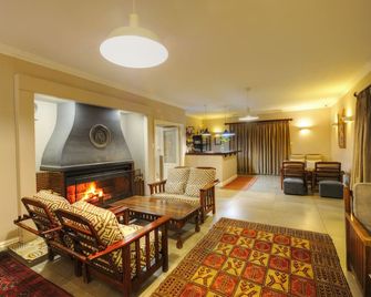 Moorcroft Manor - Himeville - Living room