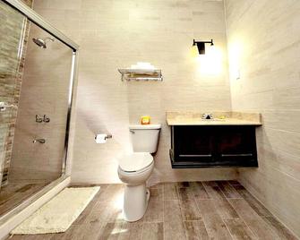 Starlight Chalet & Health Spa - Saint Andrew - Bathroom