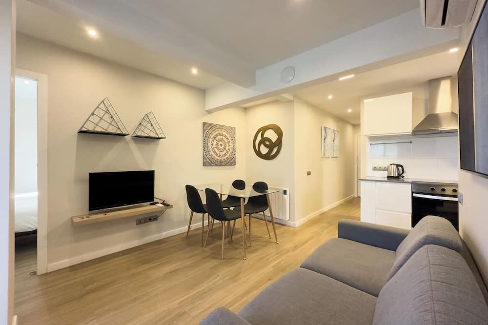 BeBarceloner Sant Andreu Apartments - 3 bedrooms - Barcelona - Olohuone