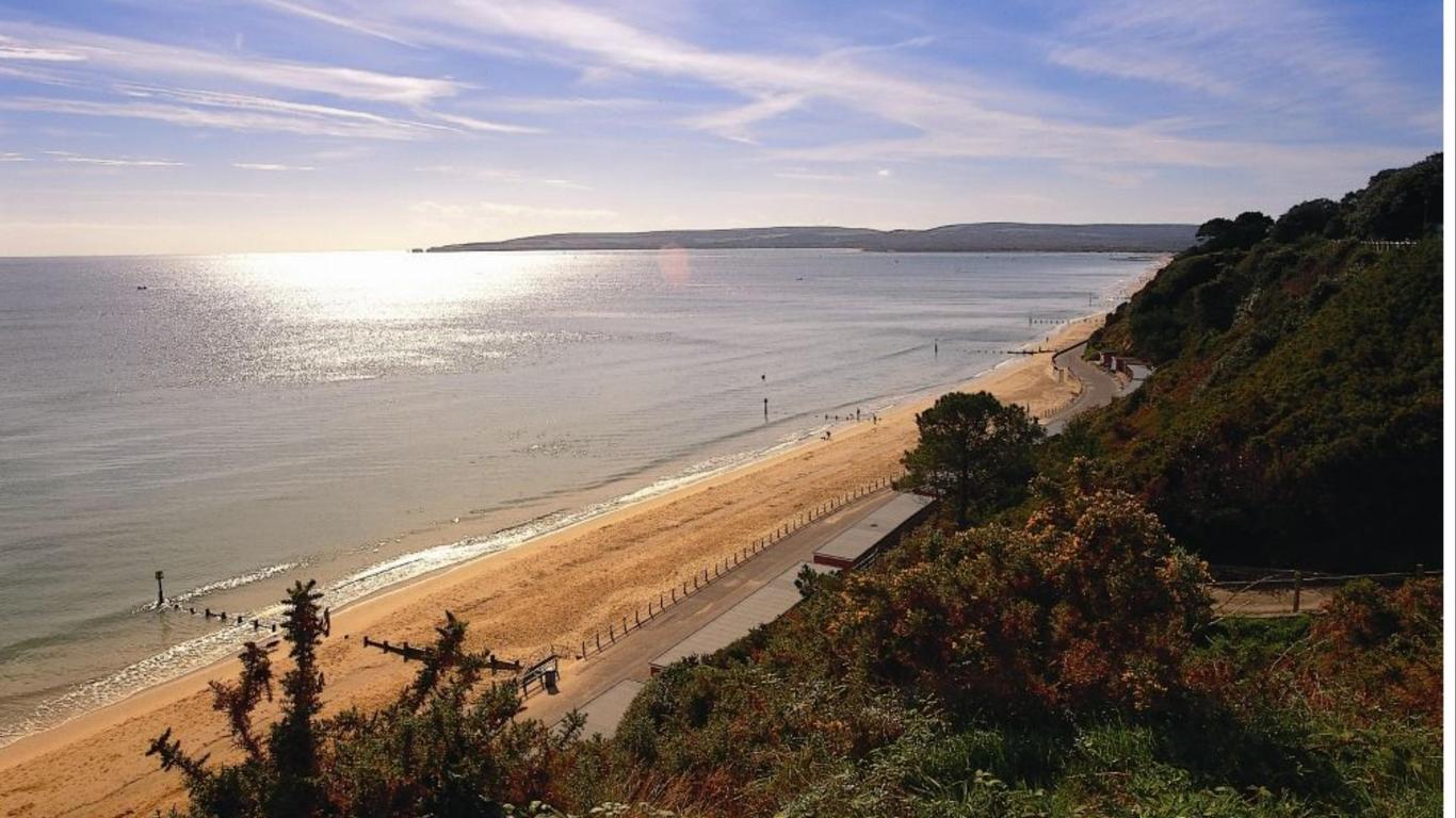 Holiday Inn Express Poole By IHG