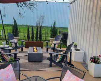 Signature Deluxe Suite | Inspired by Nature & Timeless Design - Rockdale - Patio