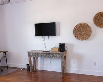 The Virginian Room @ Main Street Lofts - Victoria
