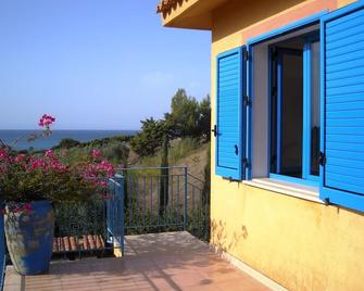 Cozy Studio Erato ideal for a couple - Menfi - Balcone