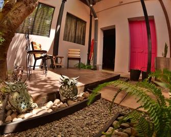 Hotel el Sole - Santa Ana - Patio