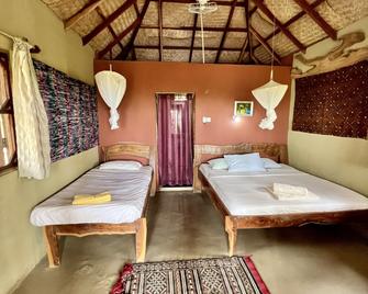 Nemasu Eco-Lodge - Gunjur - Habitación