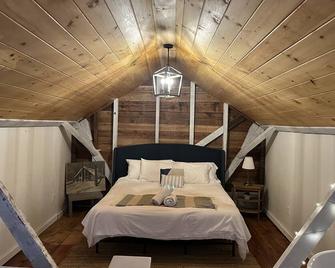 Shawnee Village 3 Bedroom Cozy getaway in the Pocono Mts. - Shawnee on Delaware
