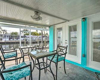 Waterfront Matlacha Home w/ Hot Tub & Grill! - Matlacha - Balcony