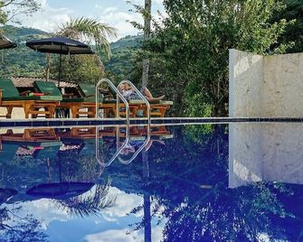 Tres Lagos Hotel - San Jerónimo - Piscina