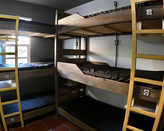 World Hostel - Canasvieiras - פלוריאנופוליס - חדר שינה