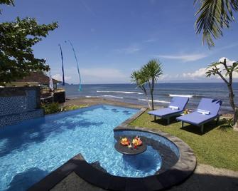 Bayshore Villa - Manggis - Piscine