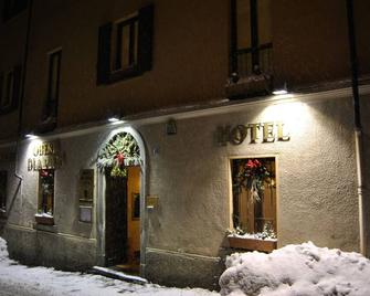 Hotel Oberje Dla Viere - Oulx - Budova