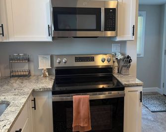 Pet Friendly 3-bedroom house in Pacific - Pacific - Kitchen