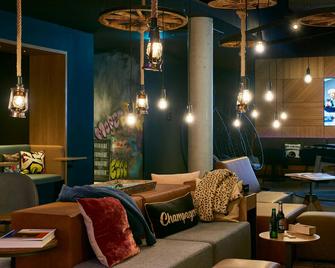 Moxy Essen City - Essen - Salon