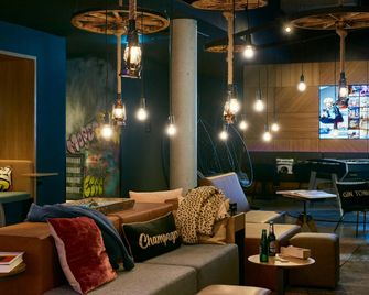 Moxy Essen City - Essen - Lounge