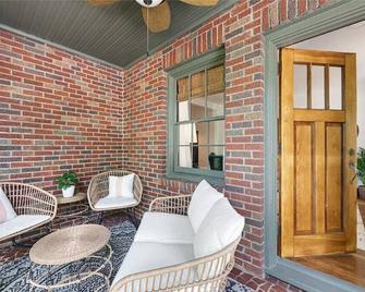 Elegant Tudor Retreat in the Heart of Dilworth - Charlotte
