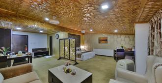 Batra Hotel And Residences - Srinagar - Schlafzimmer