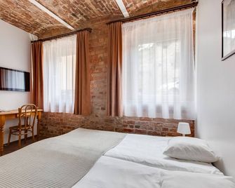 Janne Hotel with Self Check-in - Riga - Bedroom