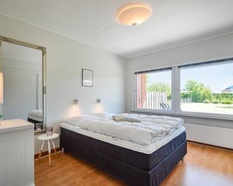 Three-Bedroom Holiday Home In Bredebro - Husum-Ballum - Habitación