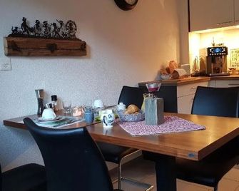 B & B Brienz - Brienz - Comedor