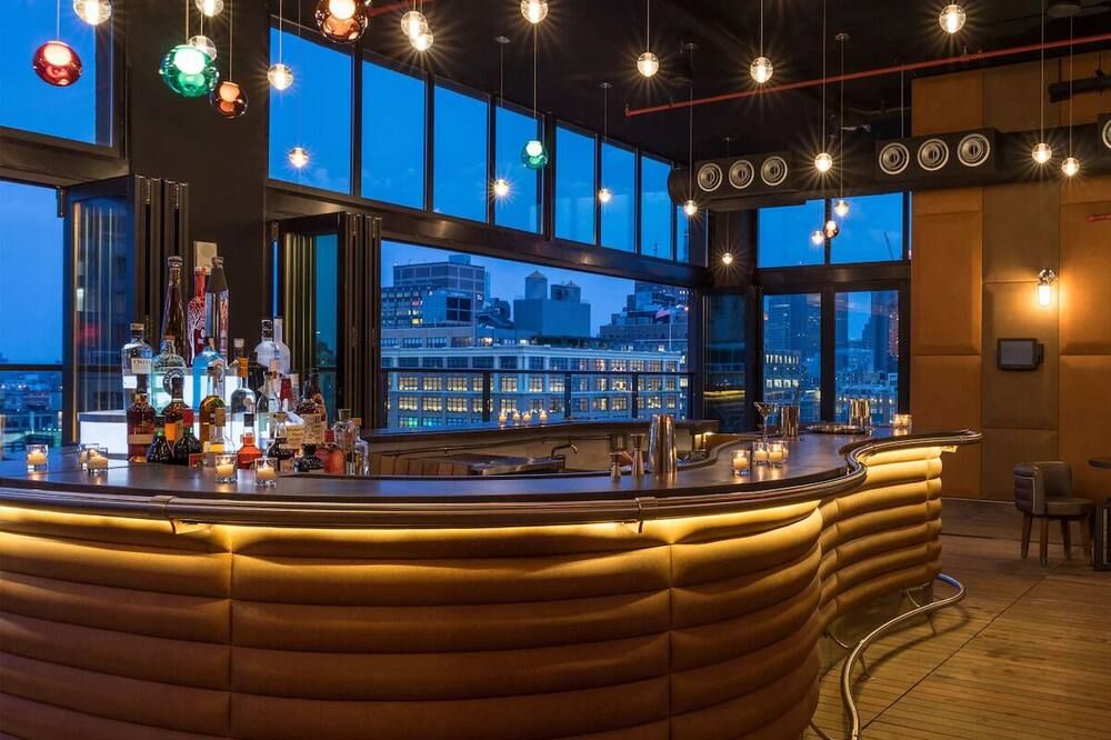 Bohemian Chic Room w/ Rooftop Views Access in Heart of SoHo - Pets Welcome - نيويورك - بار