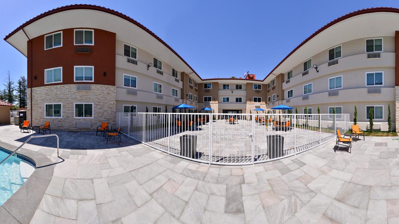 Holiday Inn Express Santa Rosa North