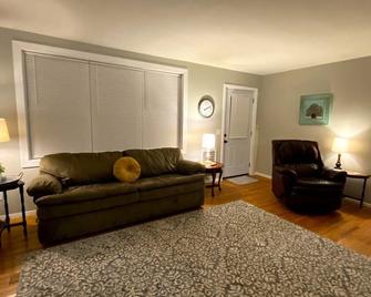 Meme's Place- 6 miles from The Caverns! - Pelham - Salon