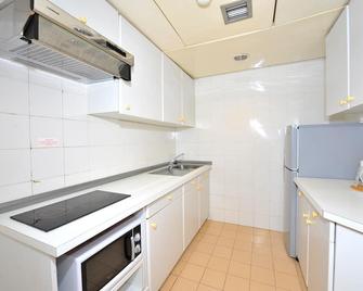 Kornhill Apartments - Hong Kong - Kitchen