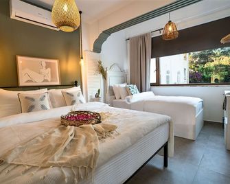 Liman Hotel Gumusluk - Bodrum - Bedroom